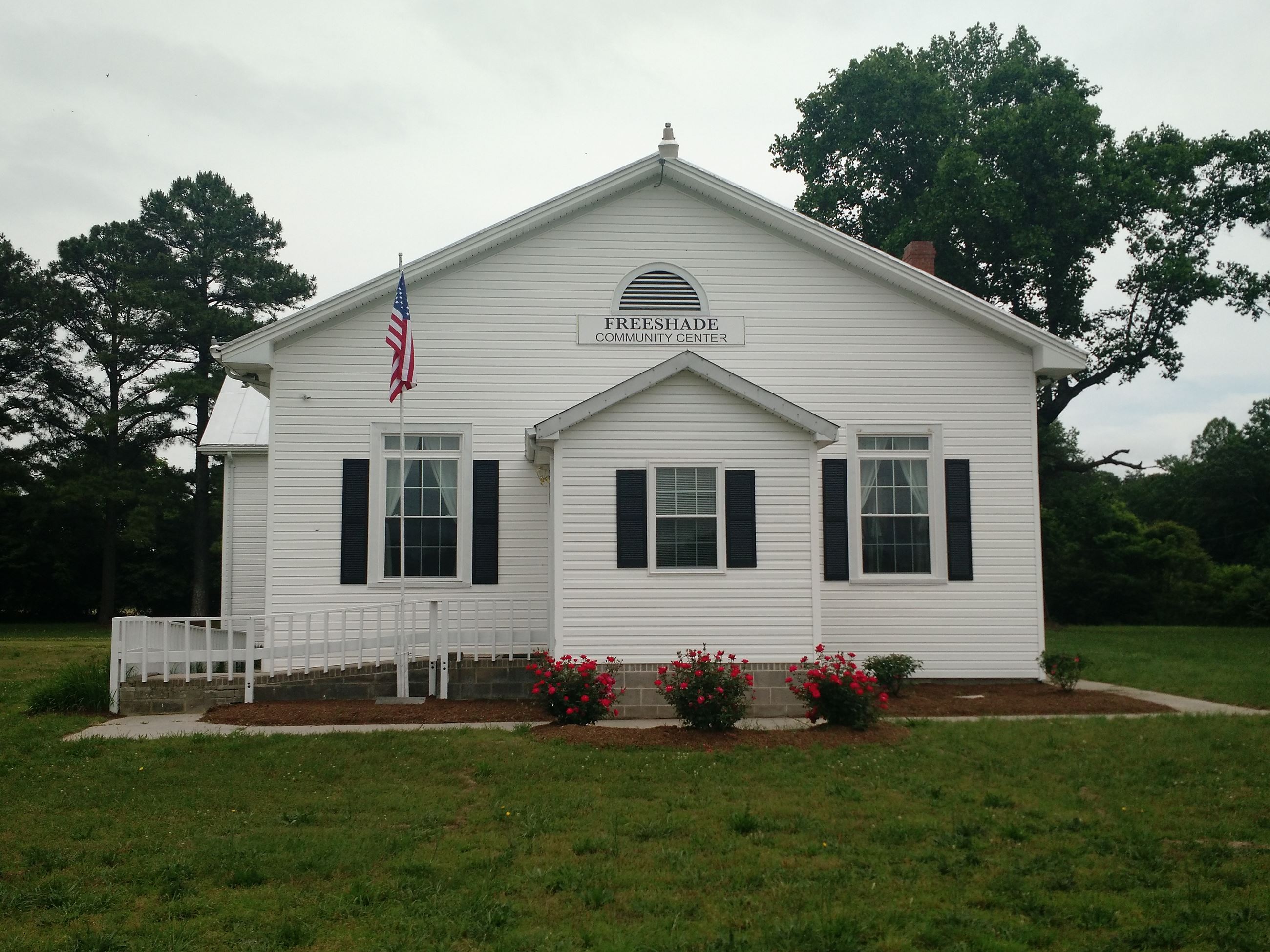 Freeshade Community Center, Building Exterior